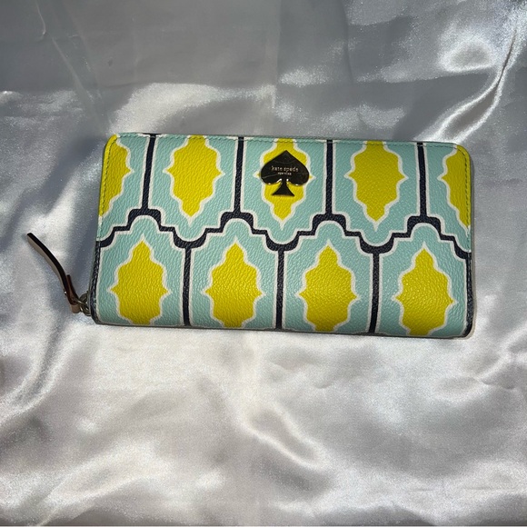 Kate Spade Cabana Tile Lacey Yellow and Blue Geometric Wallet - Picture 1 of 14